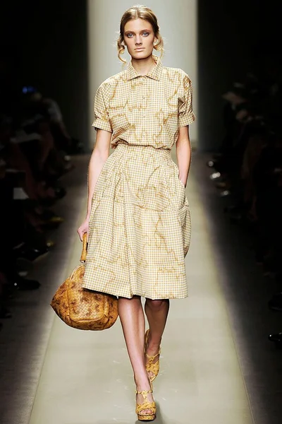 Look 25